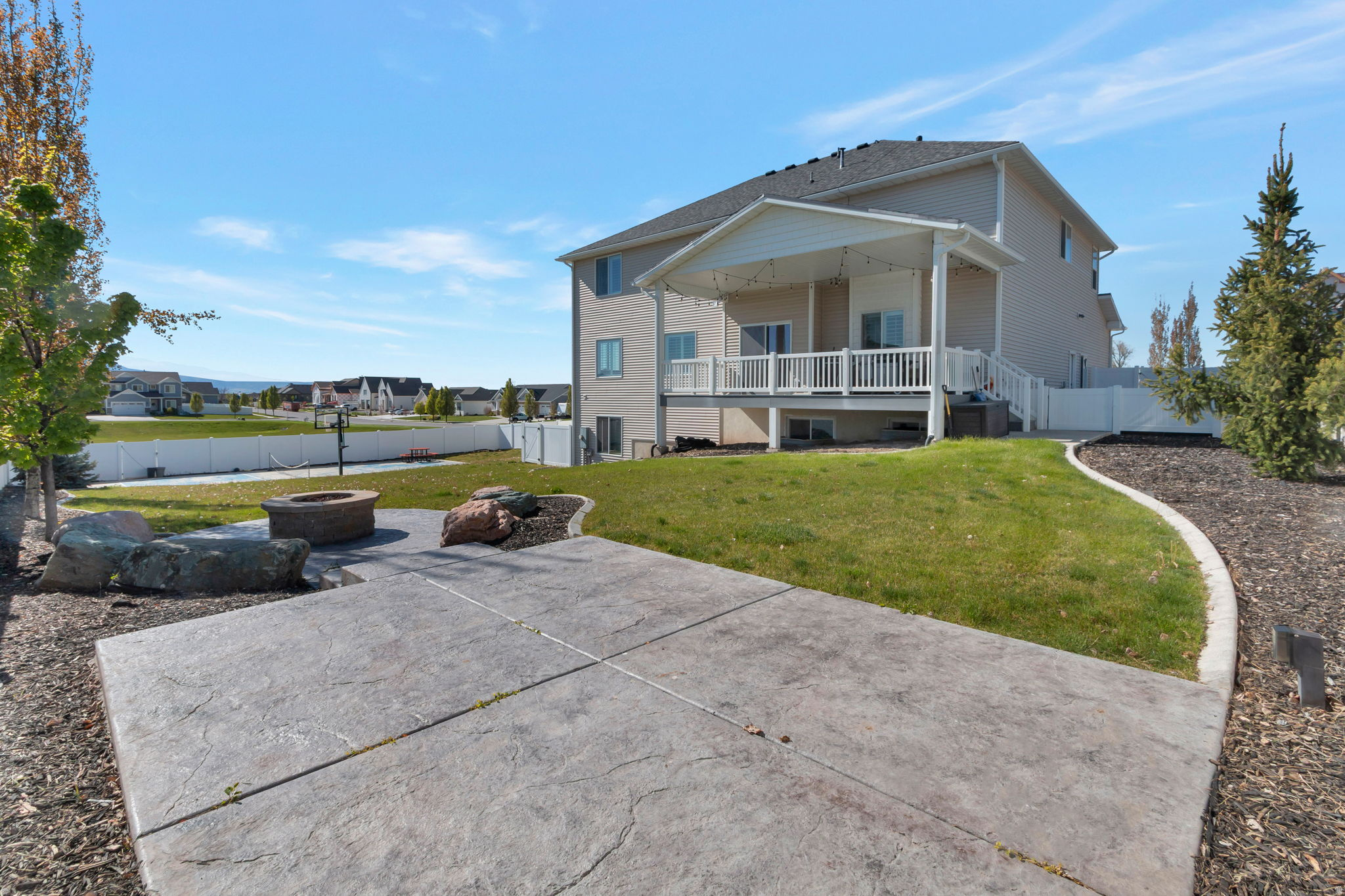 MOND-AIRE HEIGHTS SU - Residential