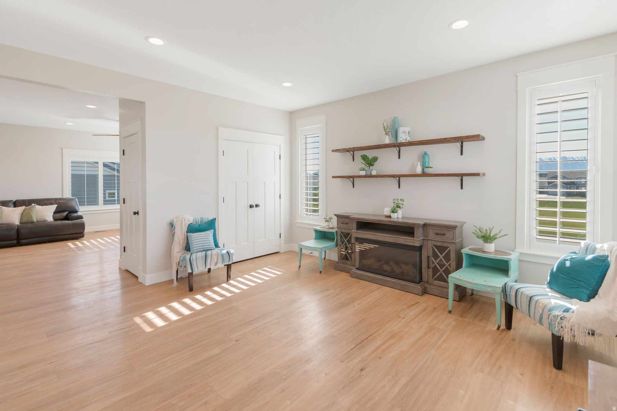 MOND-AIRE HEIGHTS SU - Residential