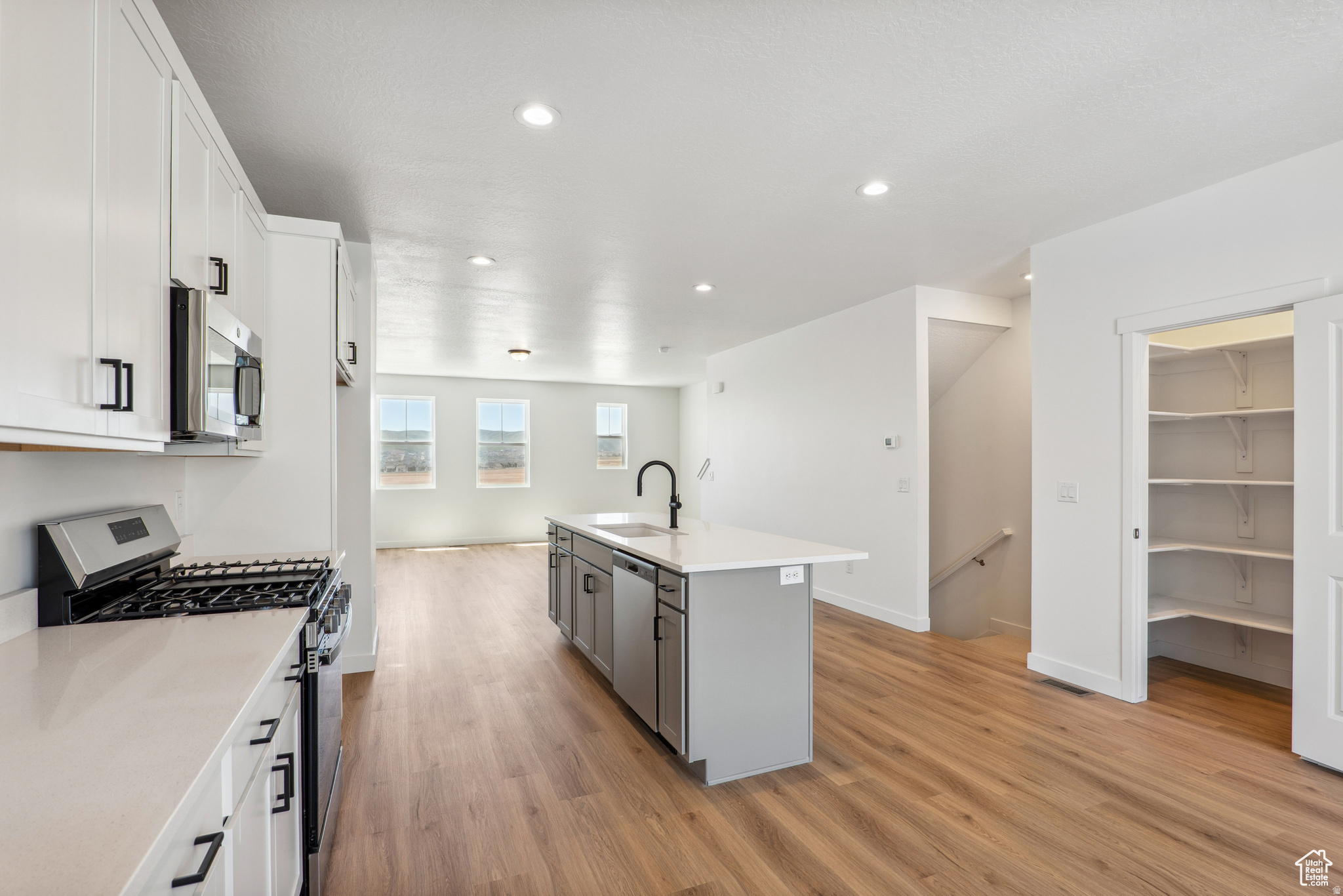 DAYBREAK - Residential