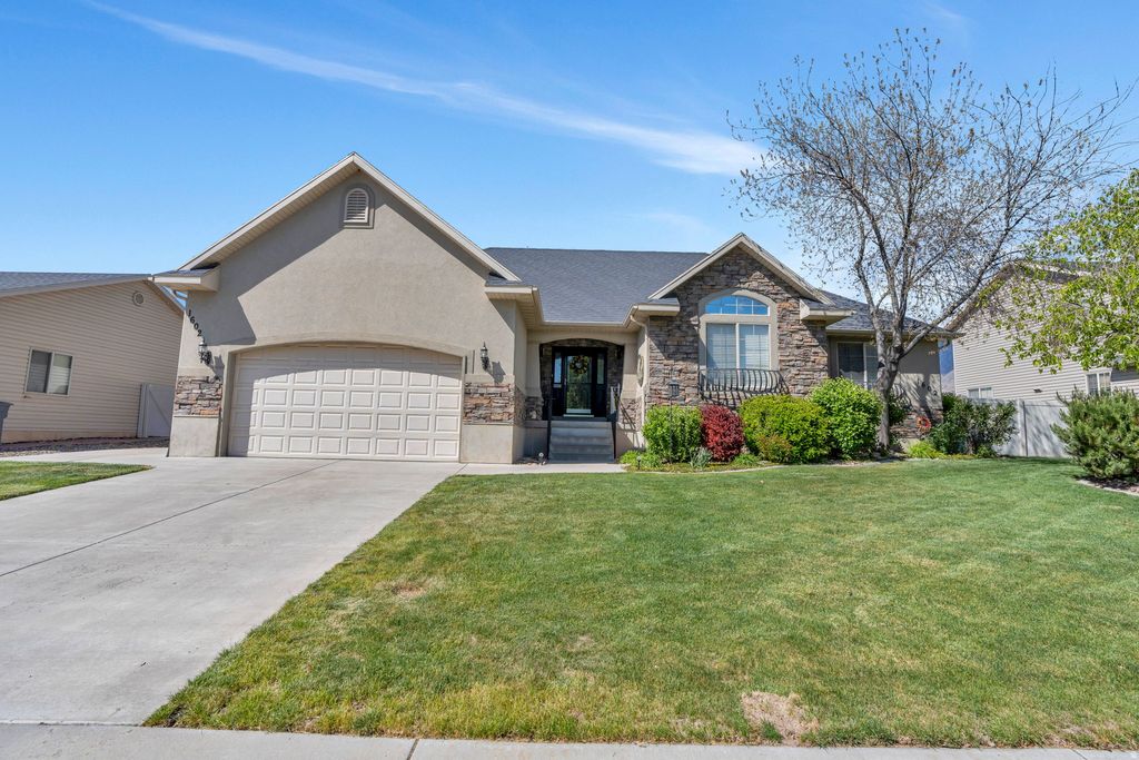 Photo of 1602 RENAISSANCE WAY, Springville, UT 84663 (MLS # 2156259)