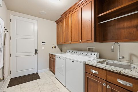 Tiny photo for 41 BOULDER CIR, Santa Clara, UT 84765 (MLS # 2126139)