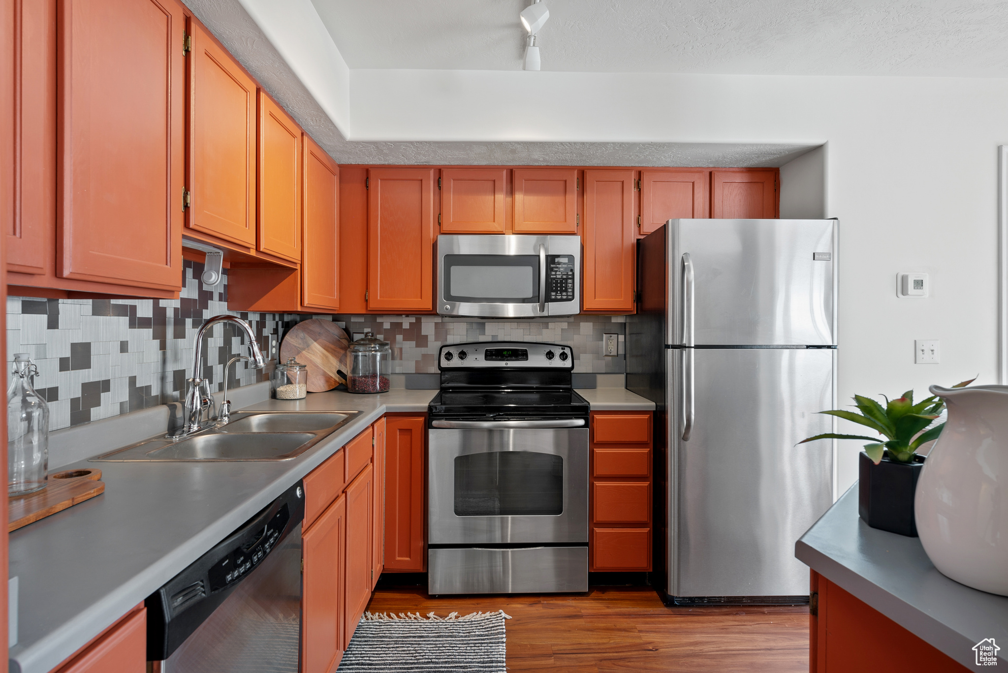 TUSCANY TOWNHOMES PHASE 1 CONDO - Residential