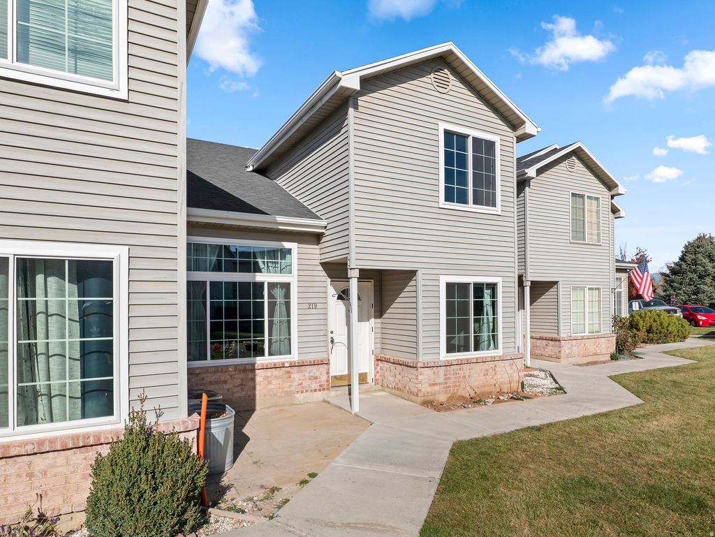 Photo of 219 S MAJESTIC Dr W, Payson, UT 84651 (MLS # 2122357)