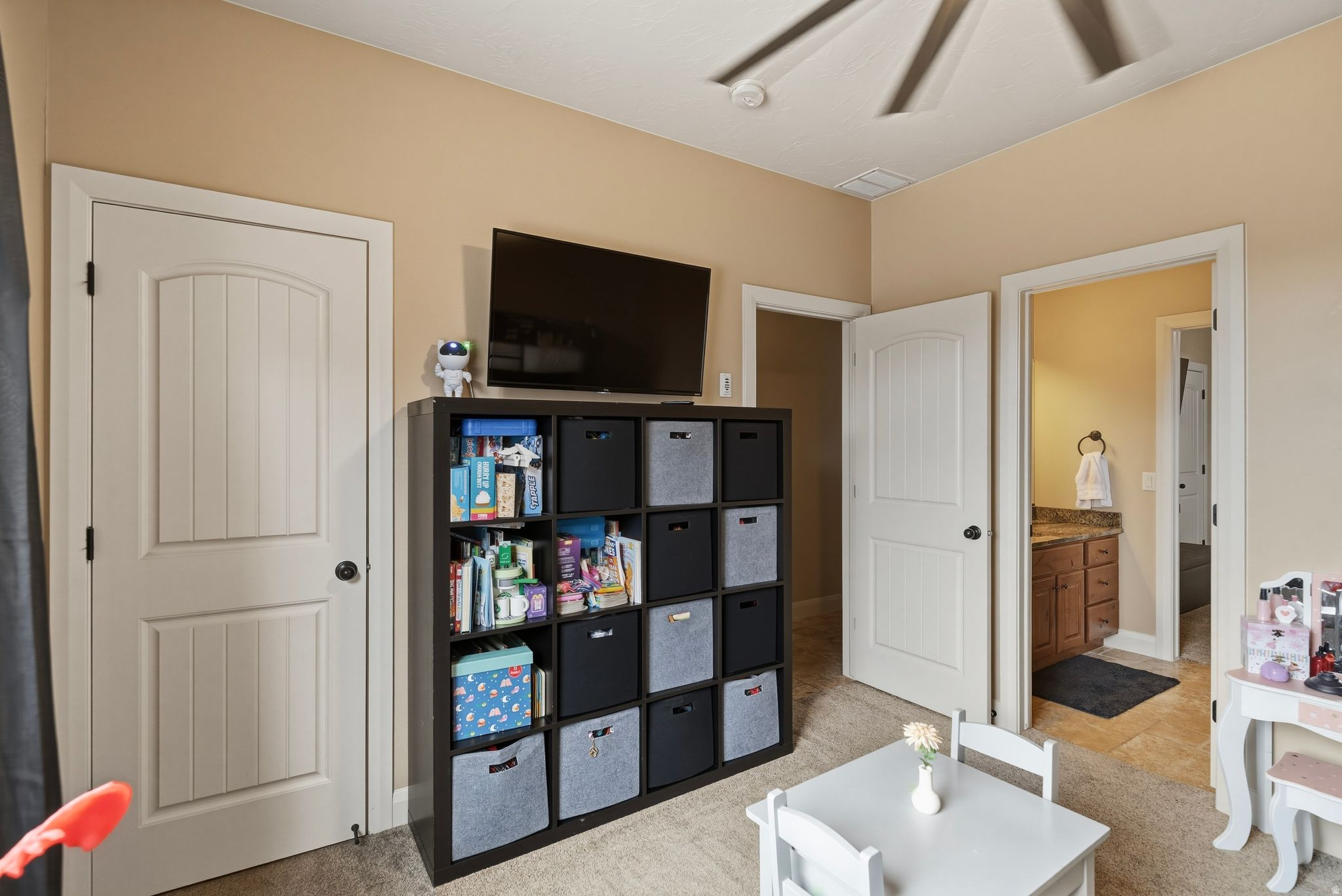 HIGH CHAPARRAL AT THE WASHINGTON BENCH - Residential