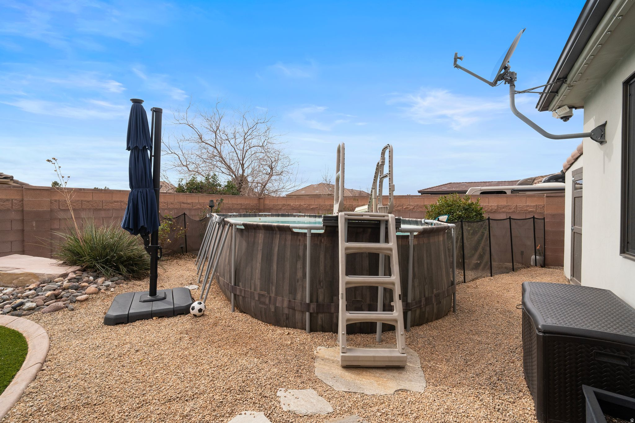 HIGH CHAPARRAL AT THE WASHINGTON BENCH - Residential