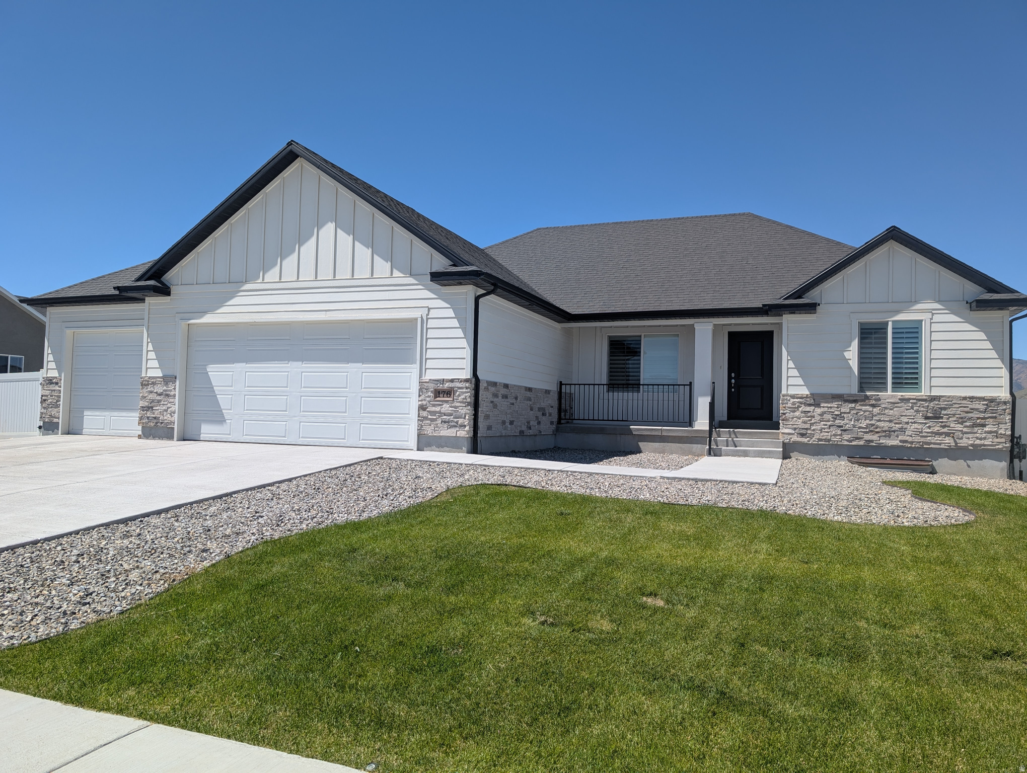 MUSTANG RIDGE - Residential