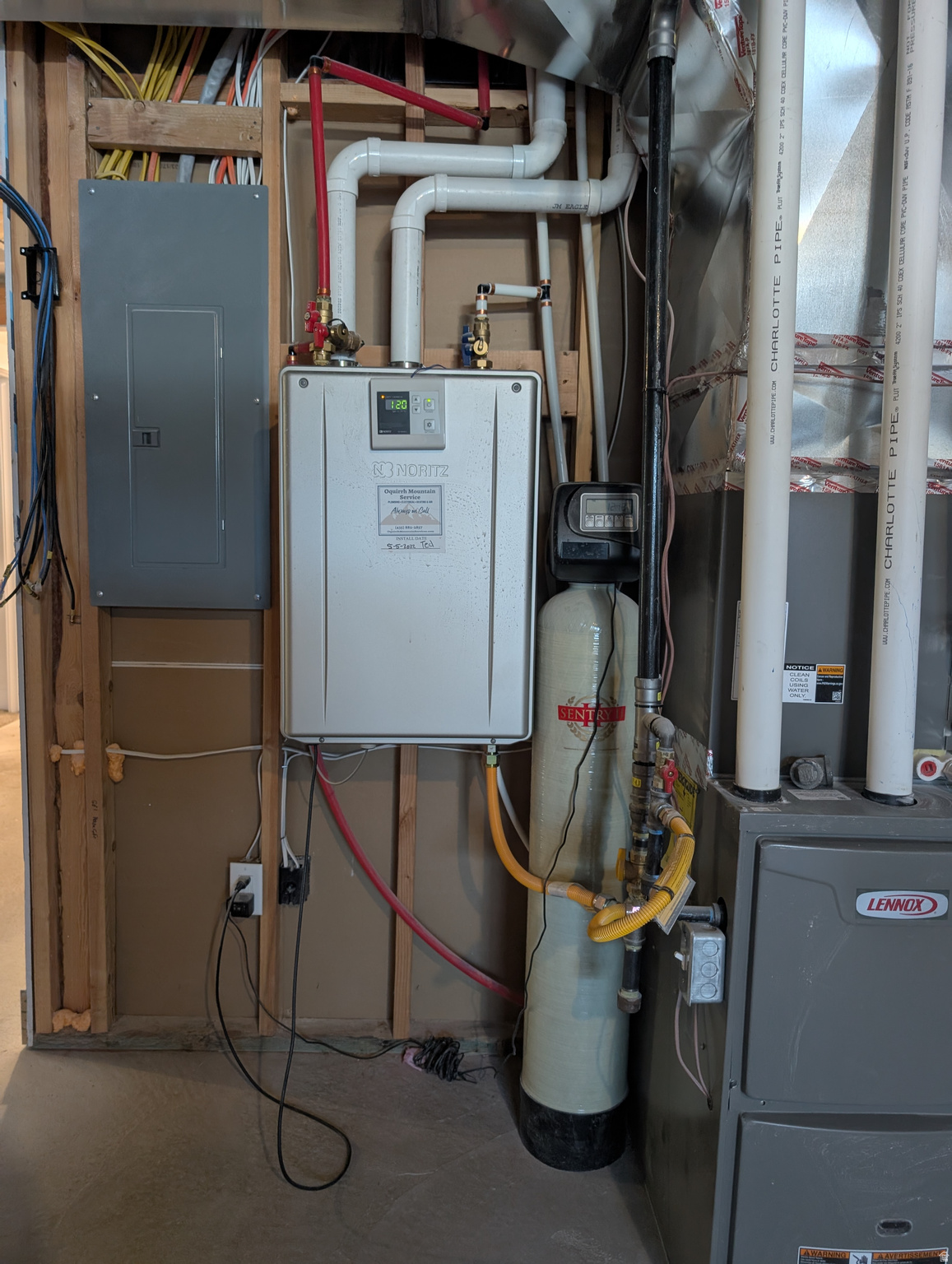 MUSTANG RIDGE - Residential