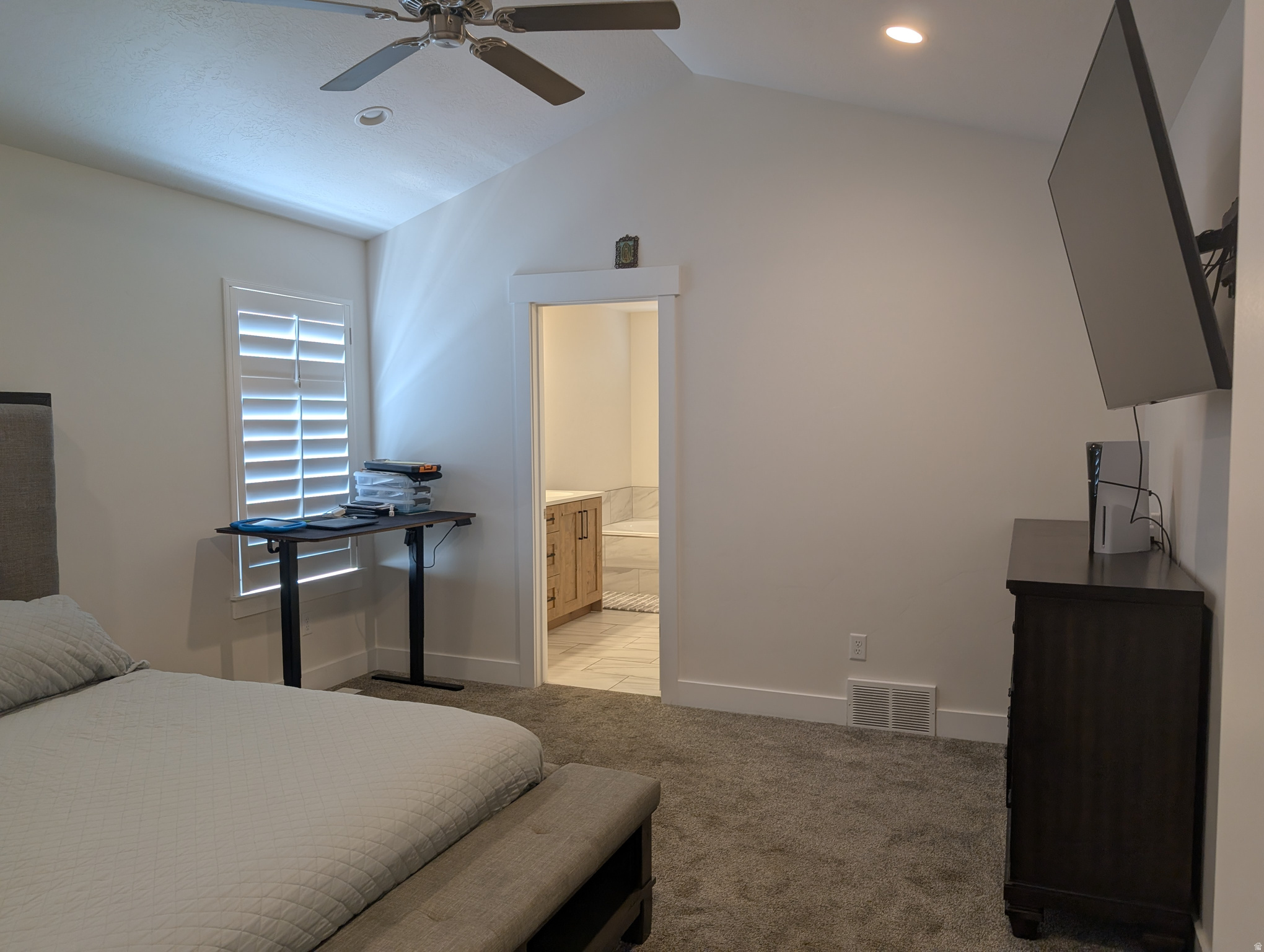 MUSTANG RIDGE - Residential