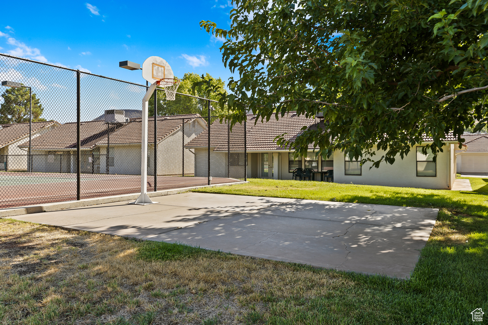 WILLOW RUN RESORT CONDOS - Residential