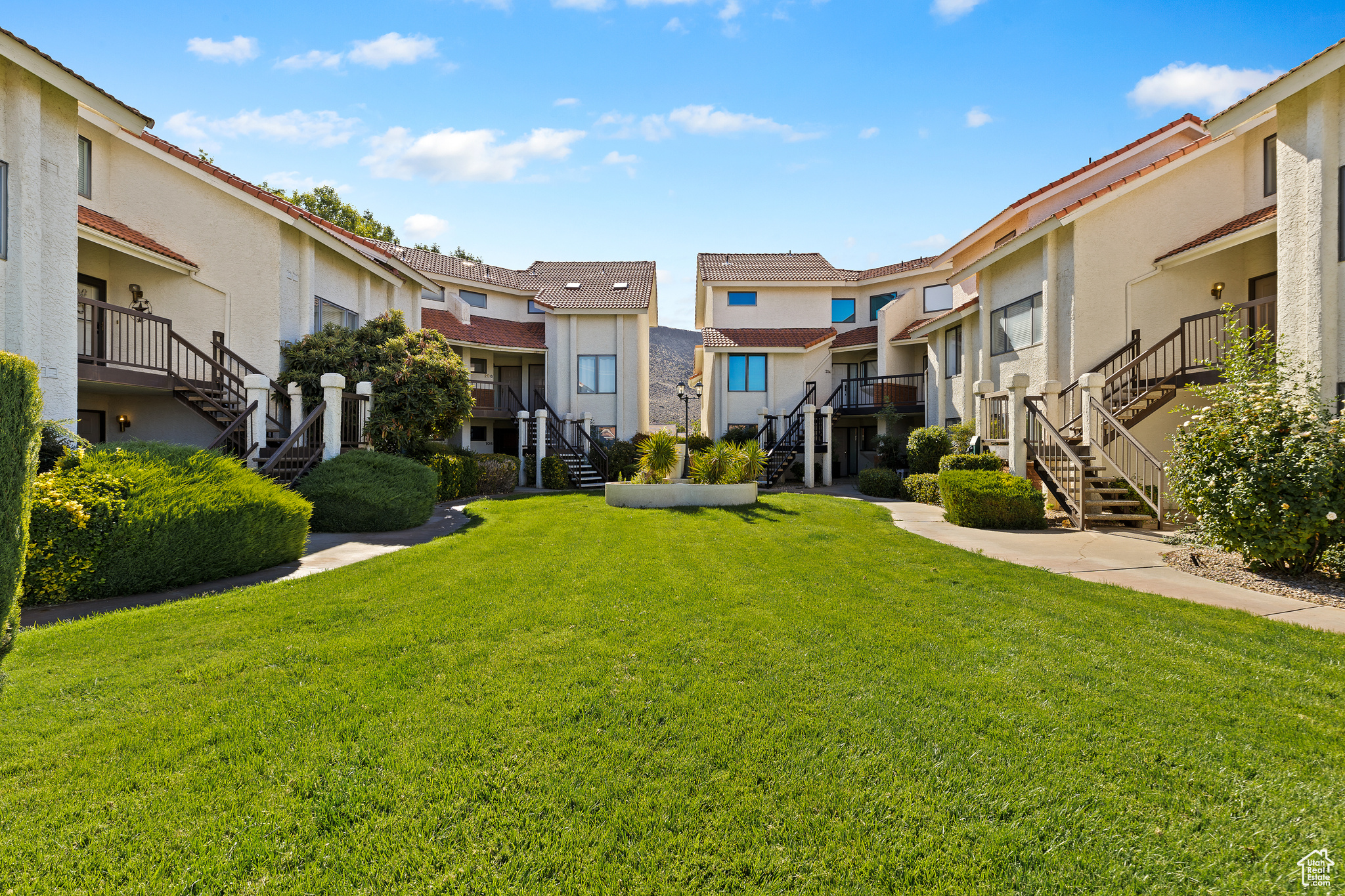 WILLOW RUN RESORT CONDOS - Residential