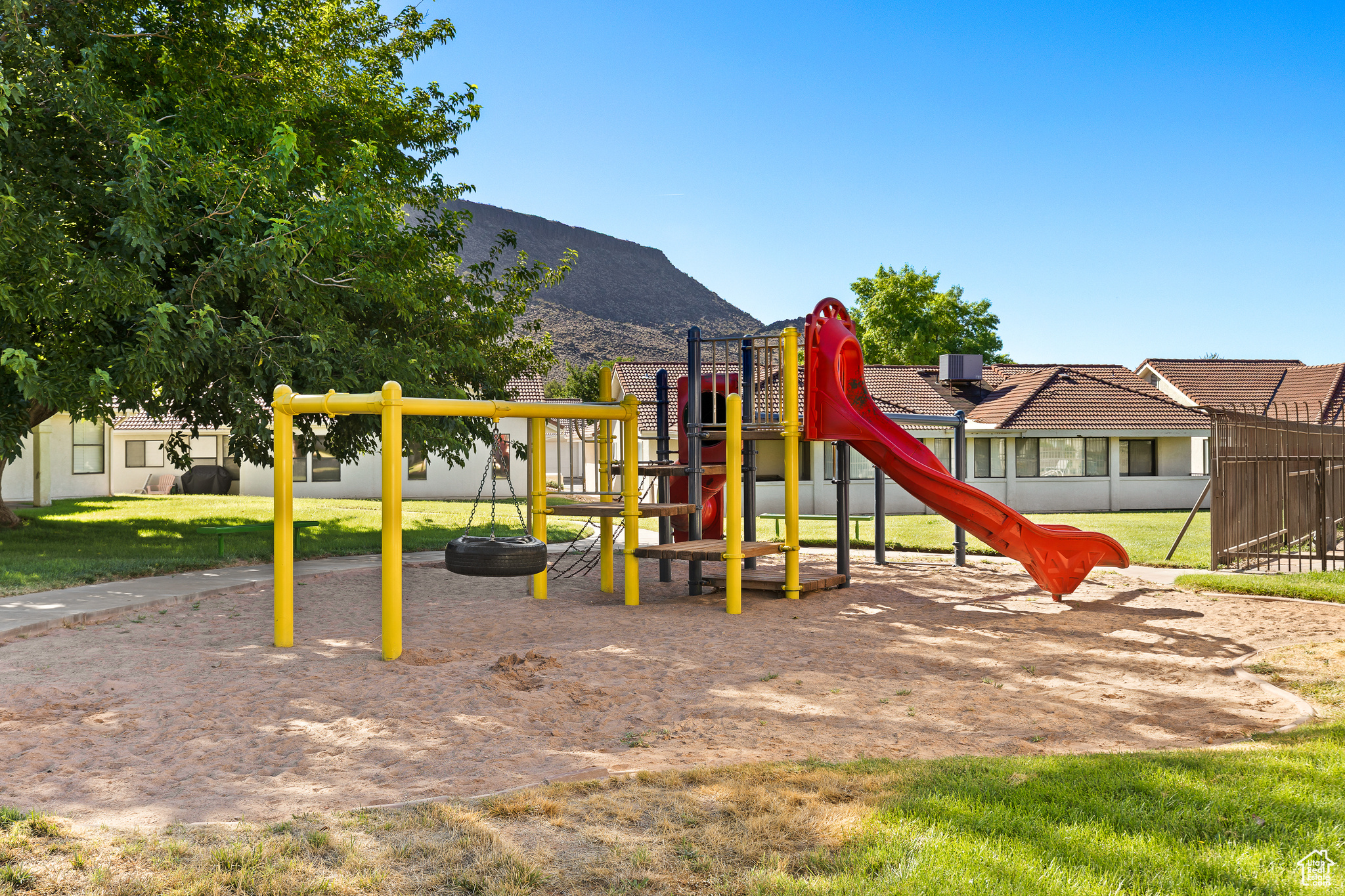 WILLOW RUN RESORT CONDOS - Residential