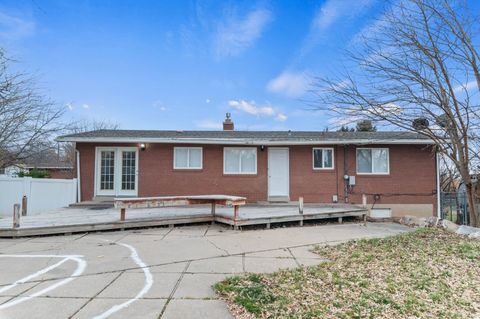 Tiny photo for 537 E 300 N, Kaysville, UT 84037 (MLS # 2127696)
