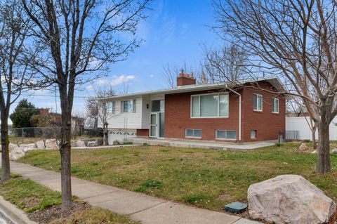 Tiny photo for 537 E 300 N, Kaysville, UT 84037 (MLS # 2127696)