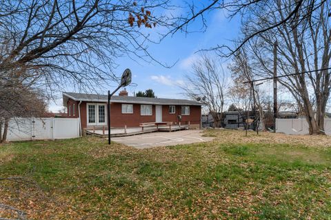Tiny photo for 537 E 300 N, Kaysville, UT 84037 (MLS # 2127696)