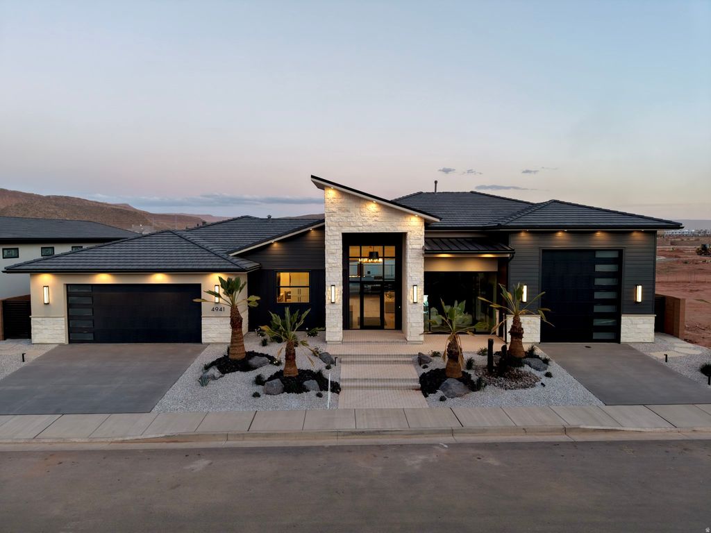 Photo of 4941 LAKEFRONT PL #29, Washington, UT 84780 (MLS # 2144273)