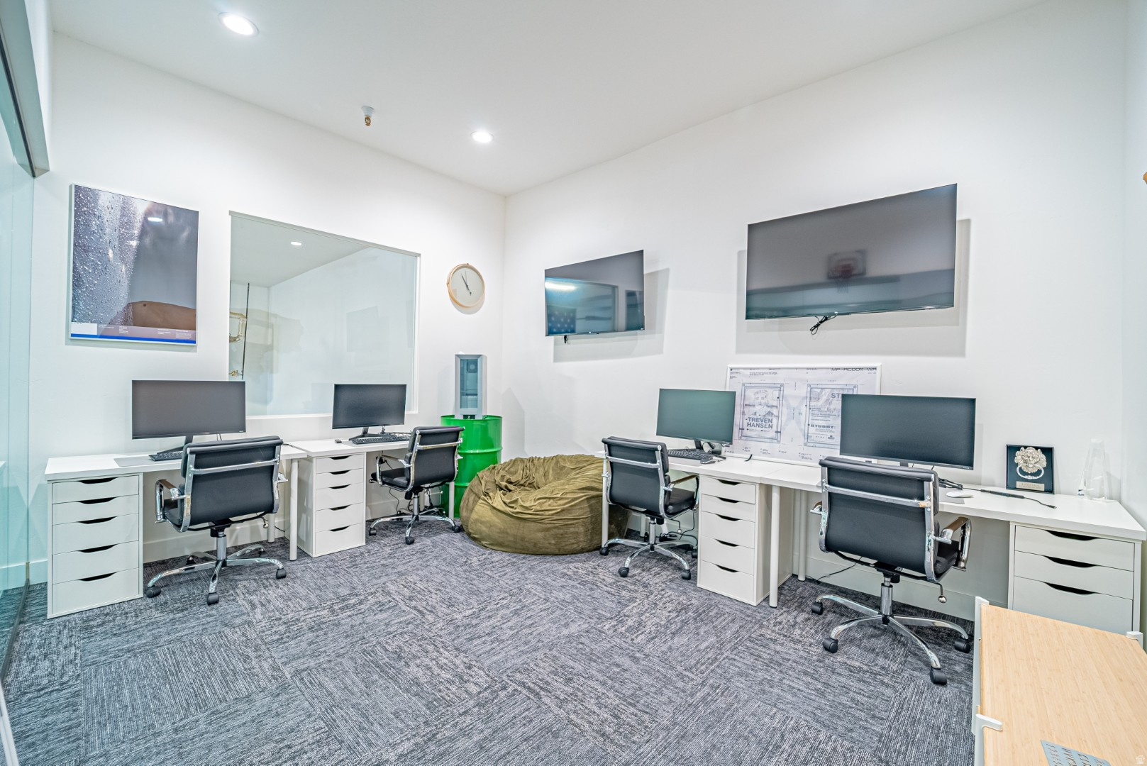 VIEW WEST - Commercial Lease