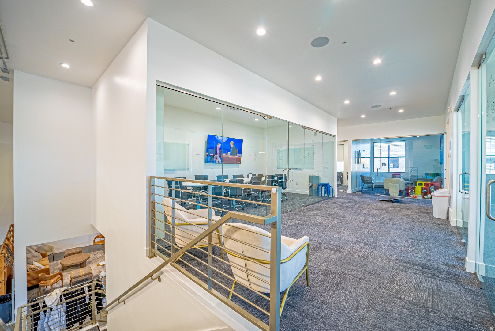 VIEW WEST - Commercial Lease