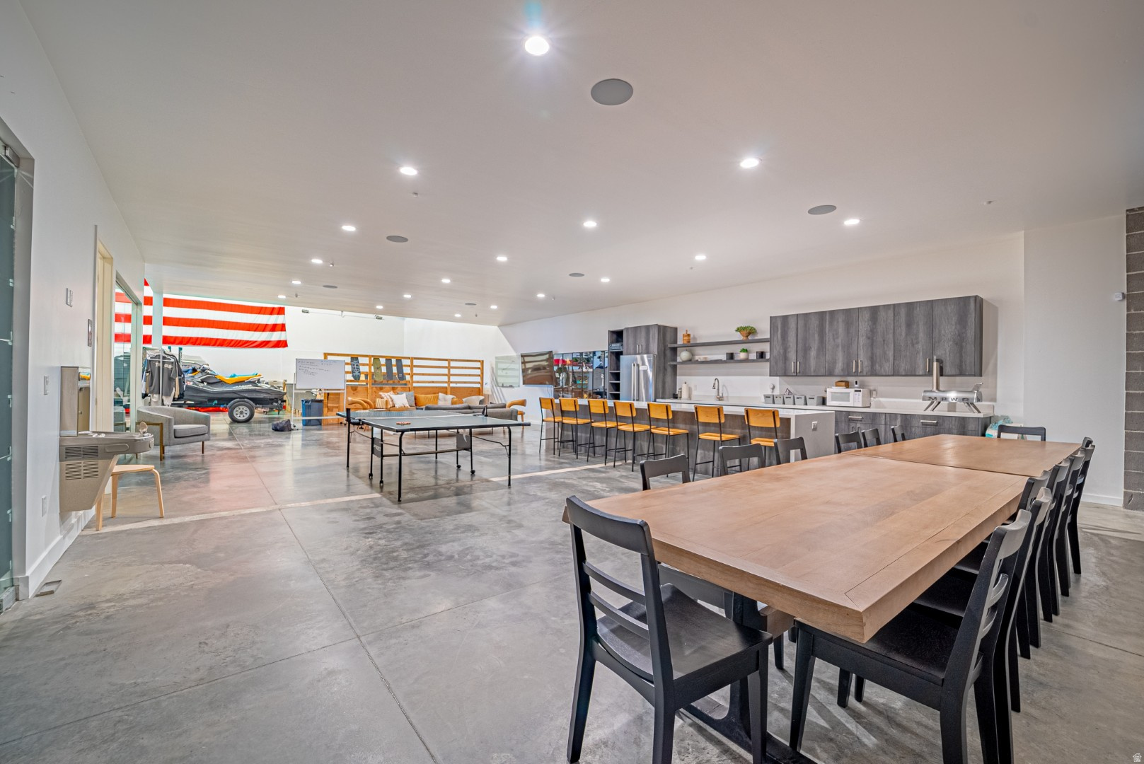 VIEW WEST - Commercial Lease