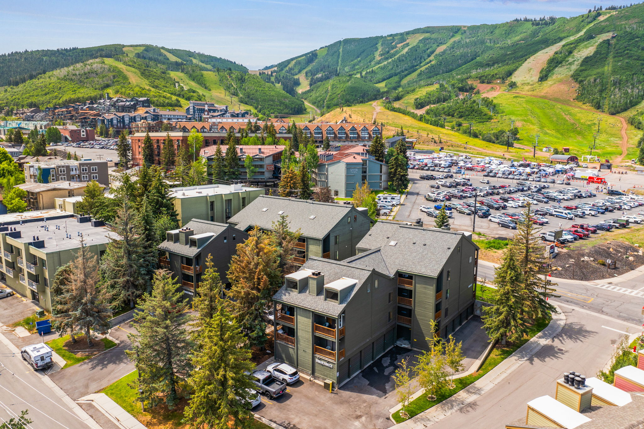 POWDER POINTE - Residential