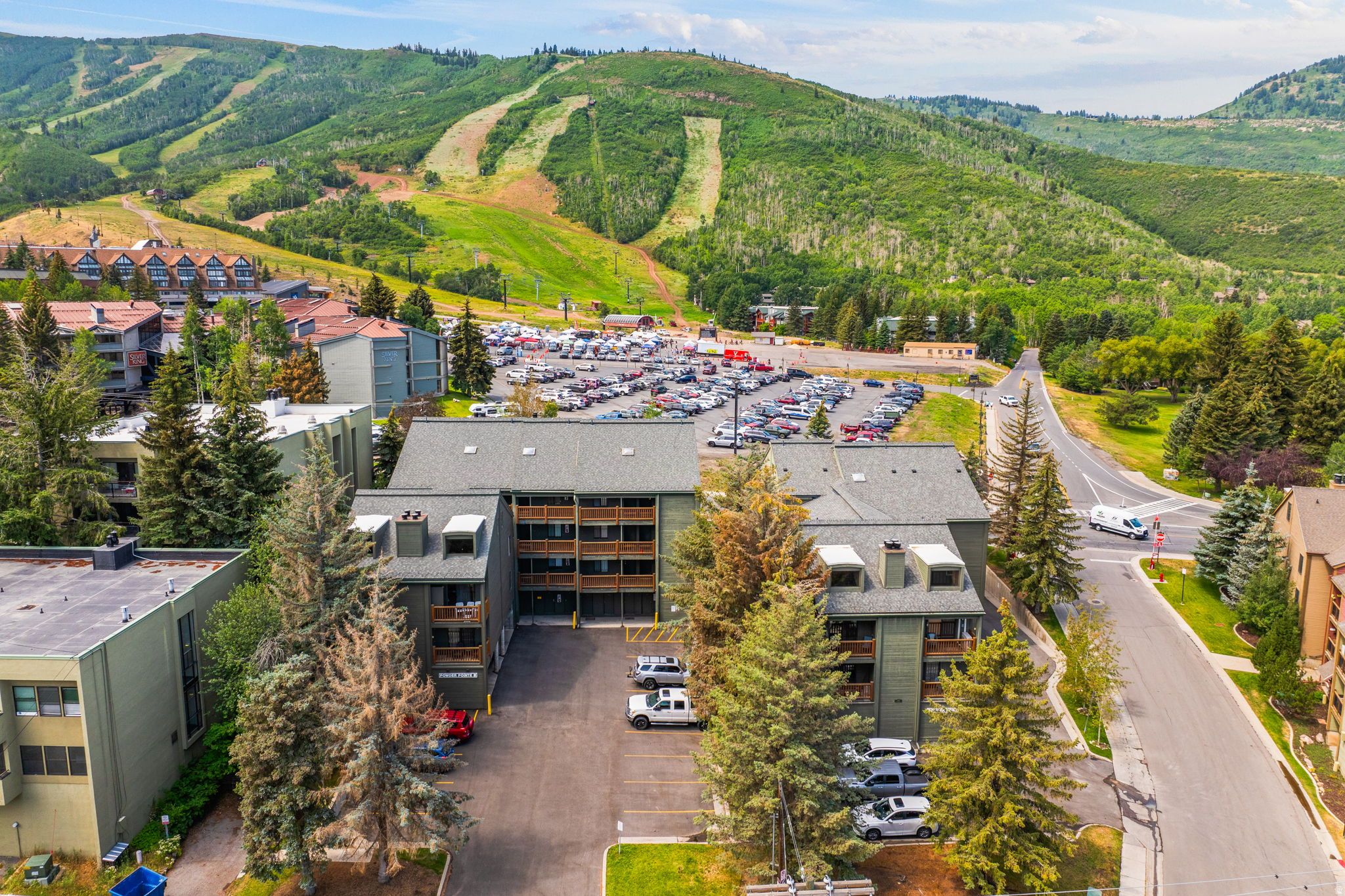POWDER POINTE - Residential