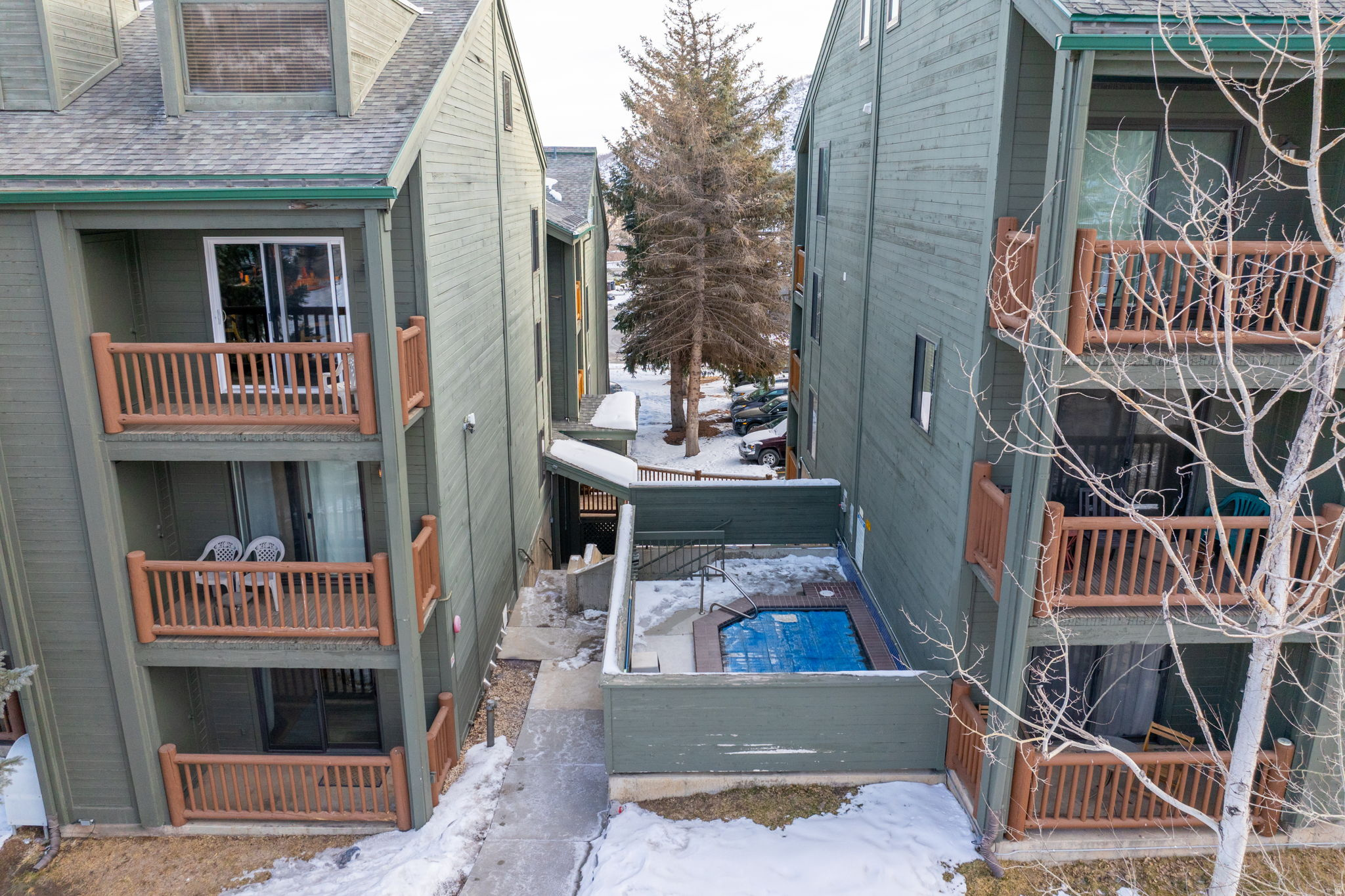 POWDER POINTE - Residential