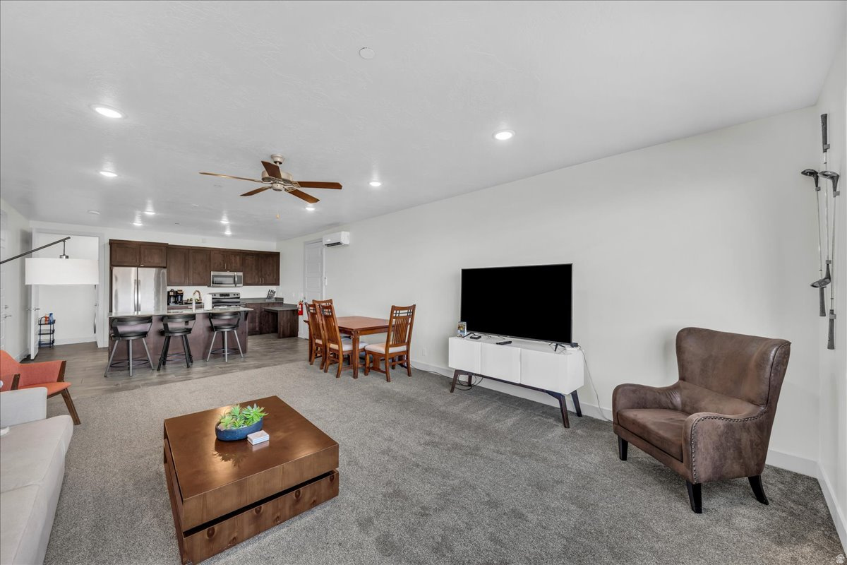 VILLAS AT SAND HOLLOW - Residential