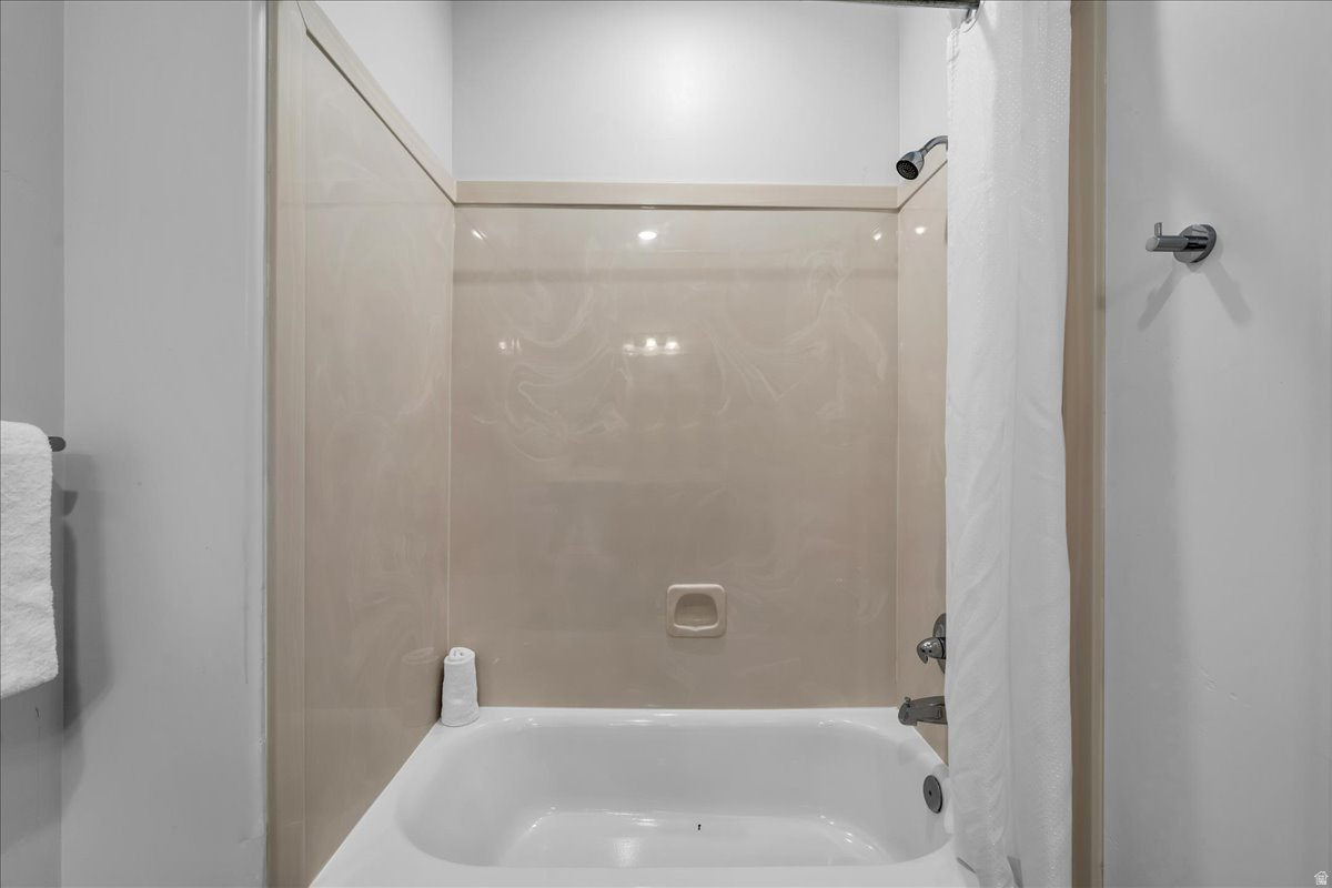 VILLAS AT SAND HOLLOW - Residential