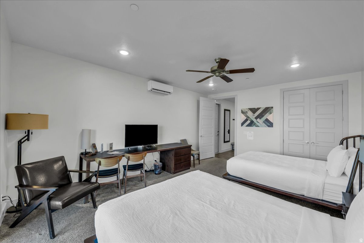 VILLAS AT SAND HOLLOW - Residential