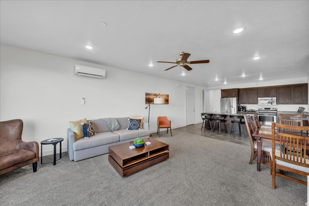 VILLAS AT SAND HOLLOW - Residential