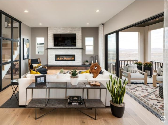 LAKEVIEW ESTATES - Residential