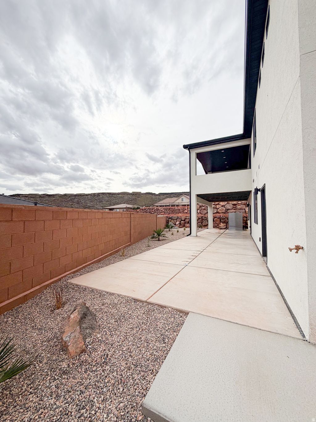 Photo of 2872 E VIEW POINTE DR #207, Washington, UT 84780 (MLS # 2137044)