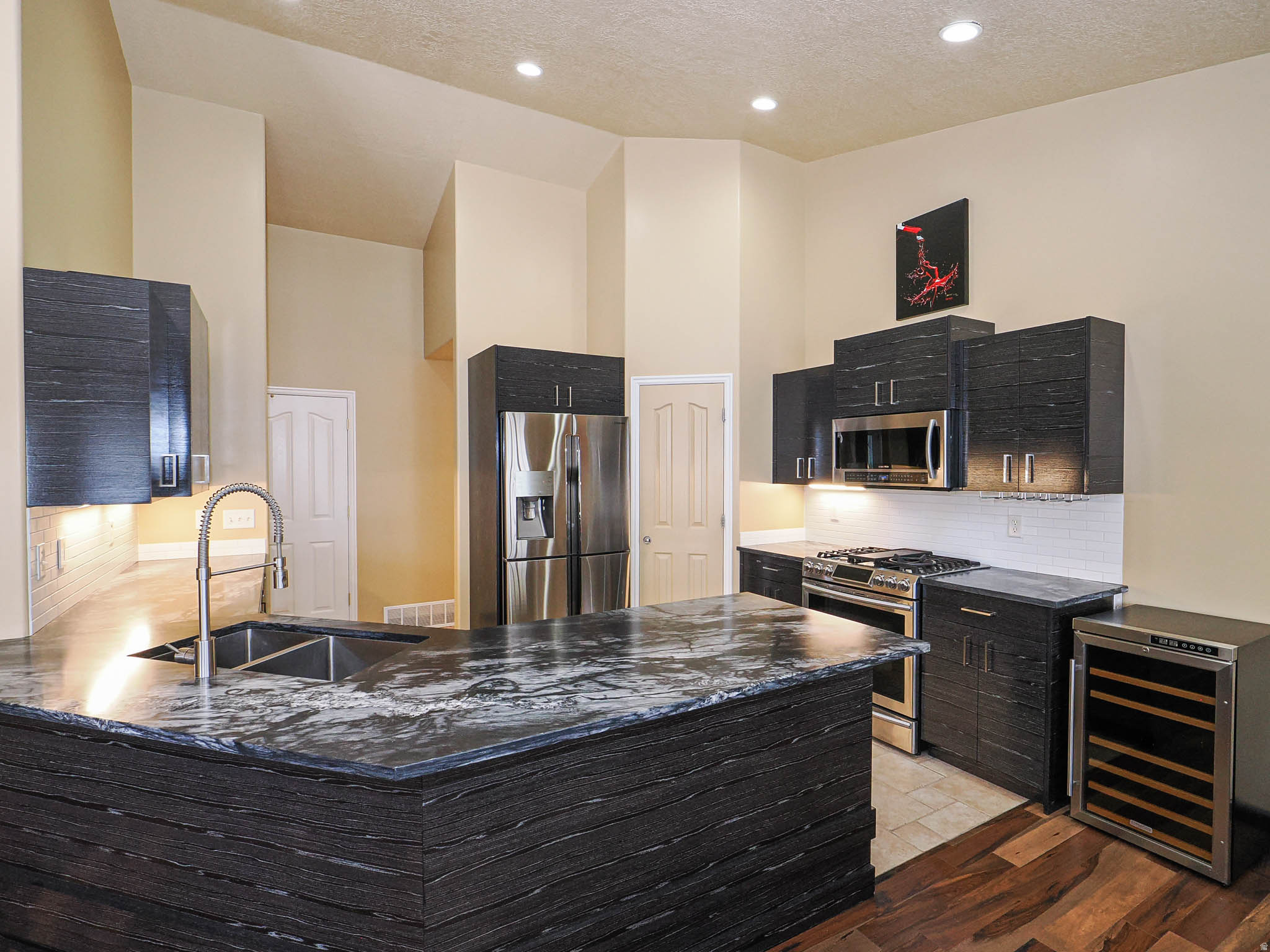 PARKWAY EST - Residential
