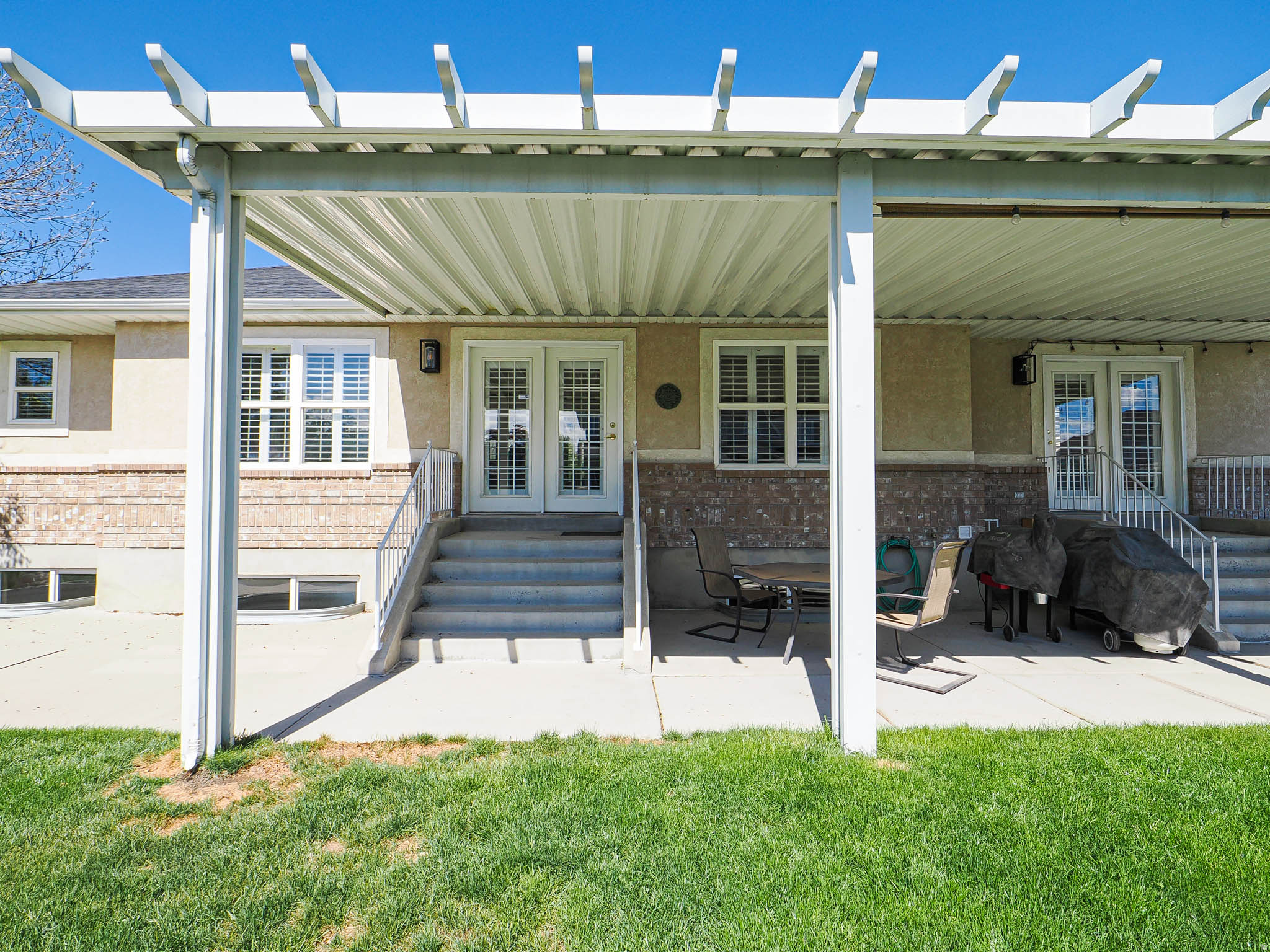 PARKWAY EST - Residential