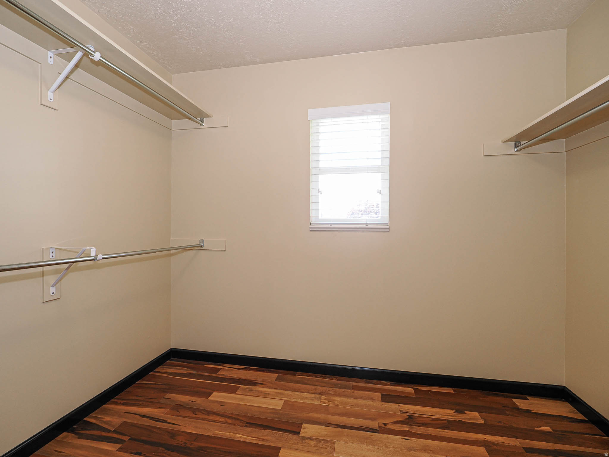 PARKWAY EST - Residential