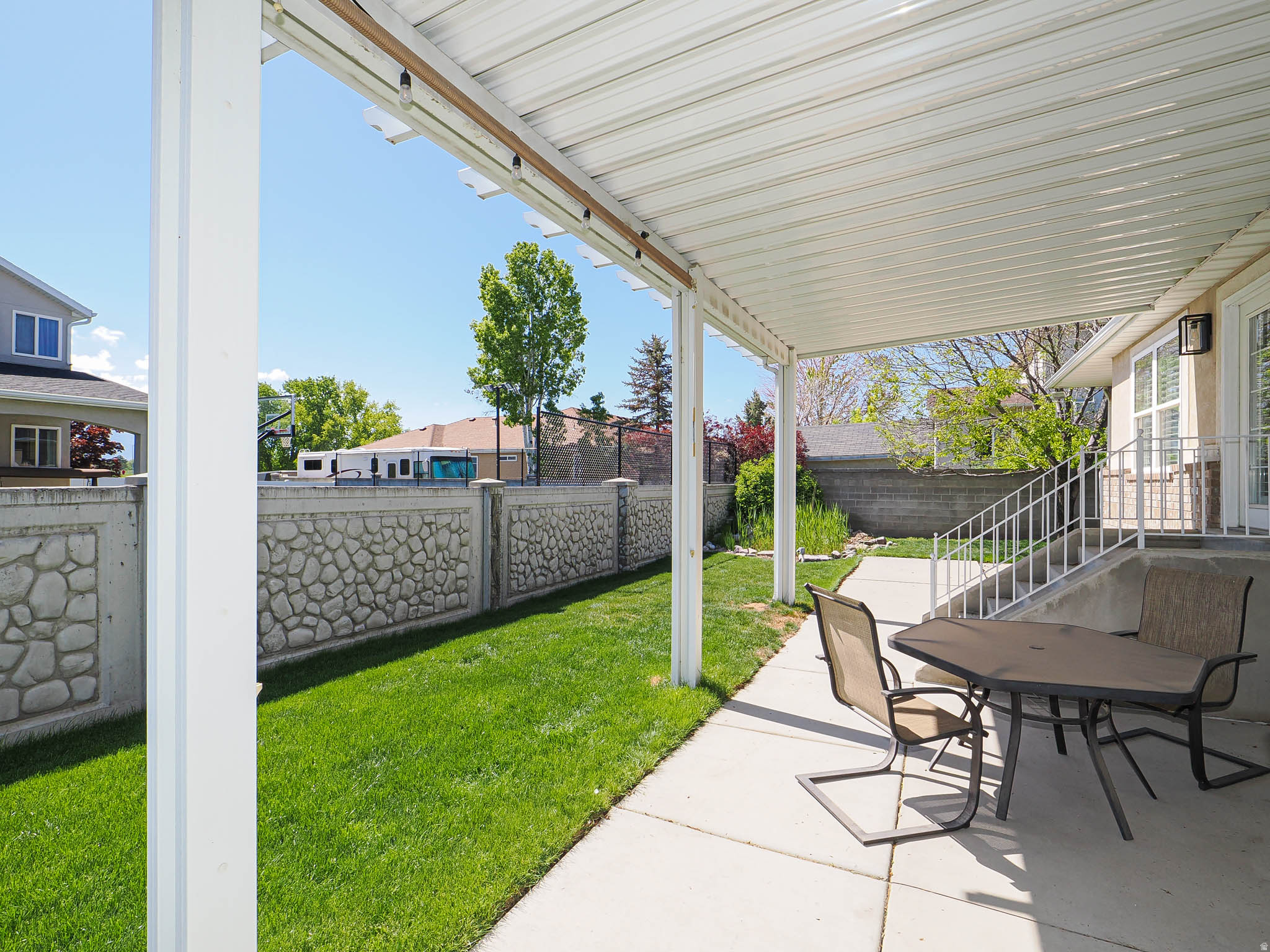PARKWAY EST - Residential