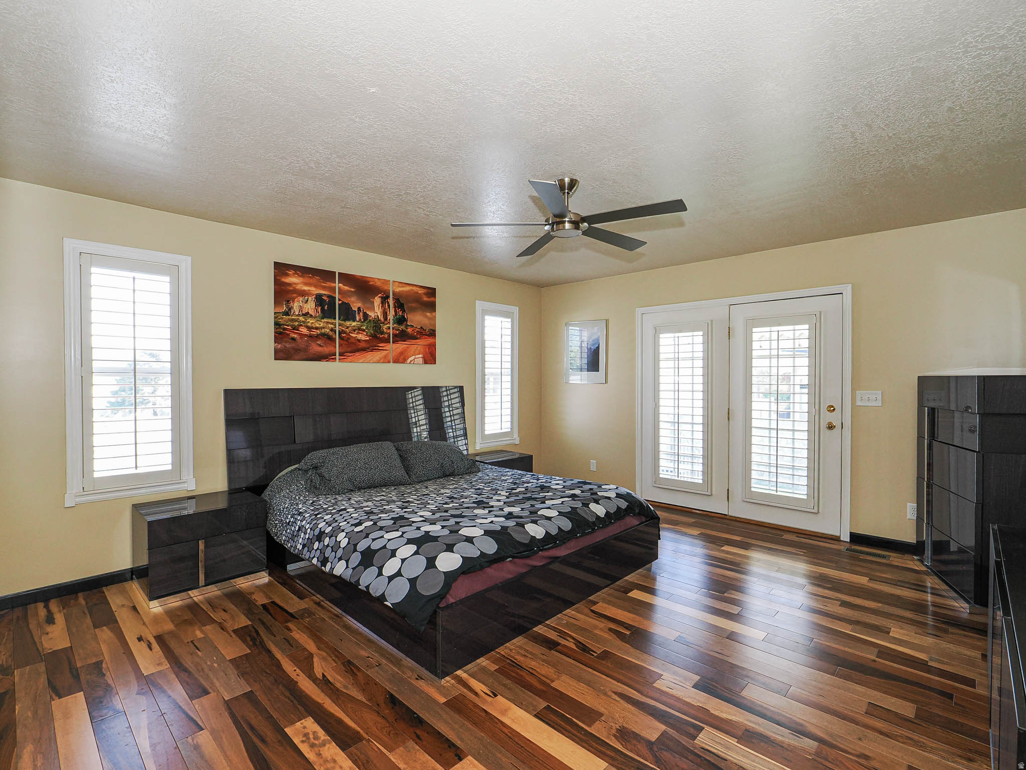 PARKWAY EST - Residential