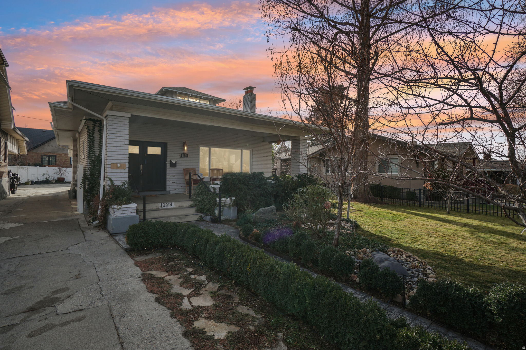 ARLINGTON HEIGHTS - Residential