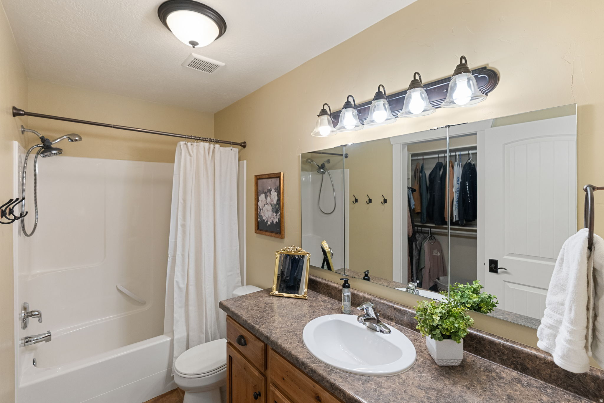 ASHBURY COURT - Residential