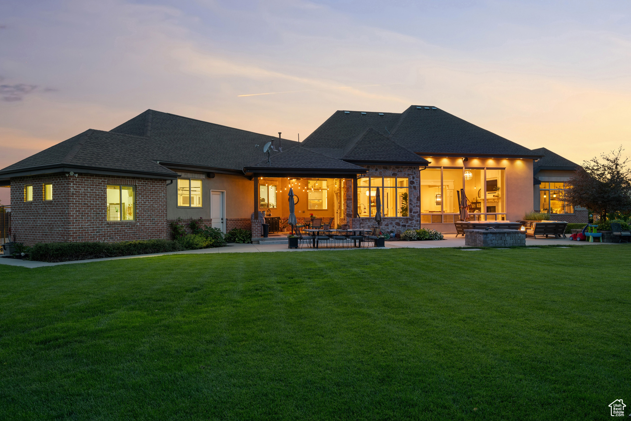 HILLCREST - Residential