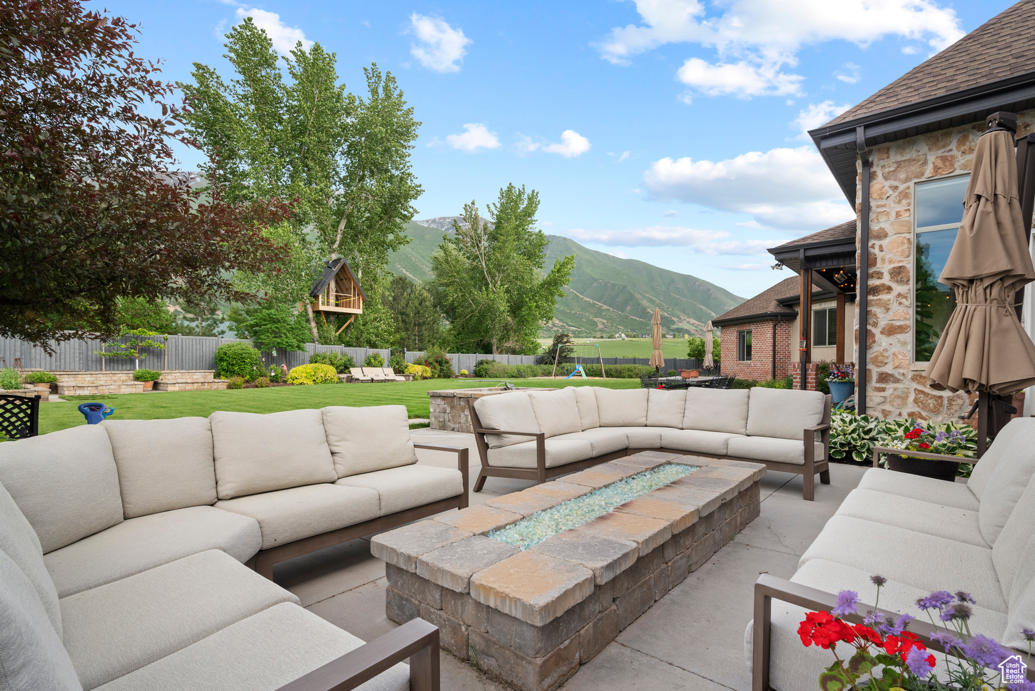 HILLCREST - Residential