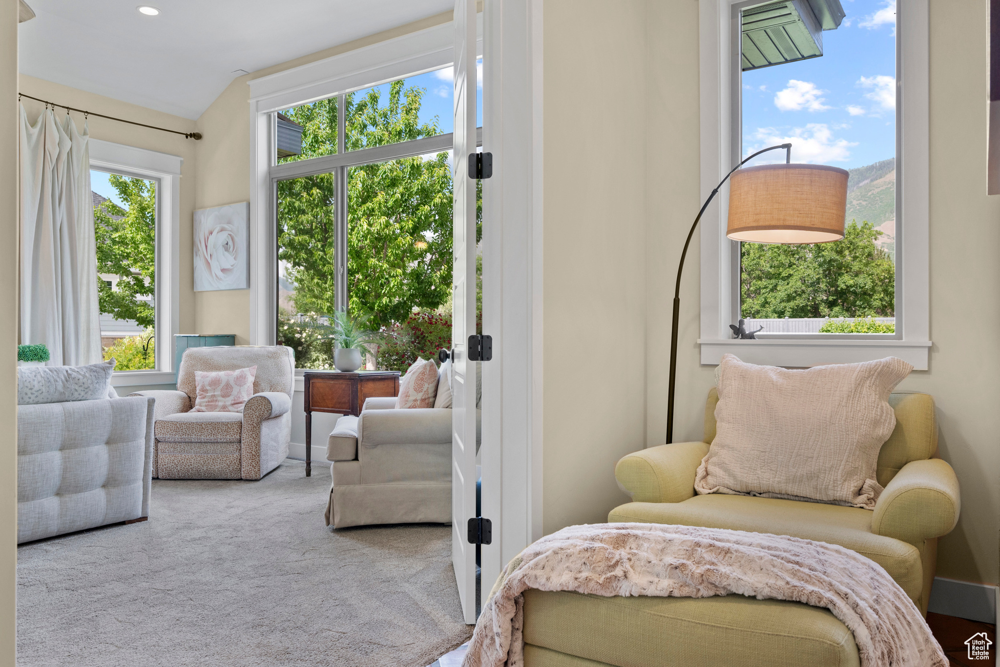 HILLCREST - Residential