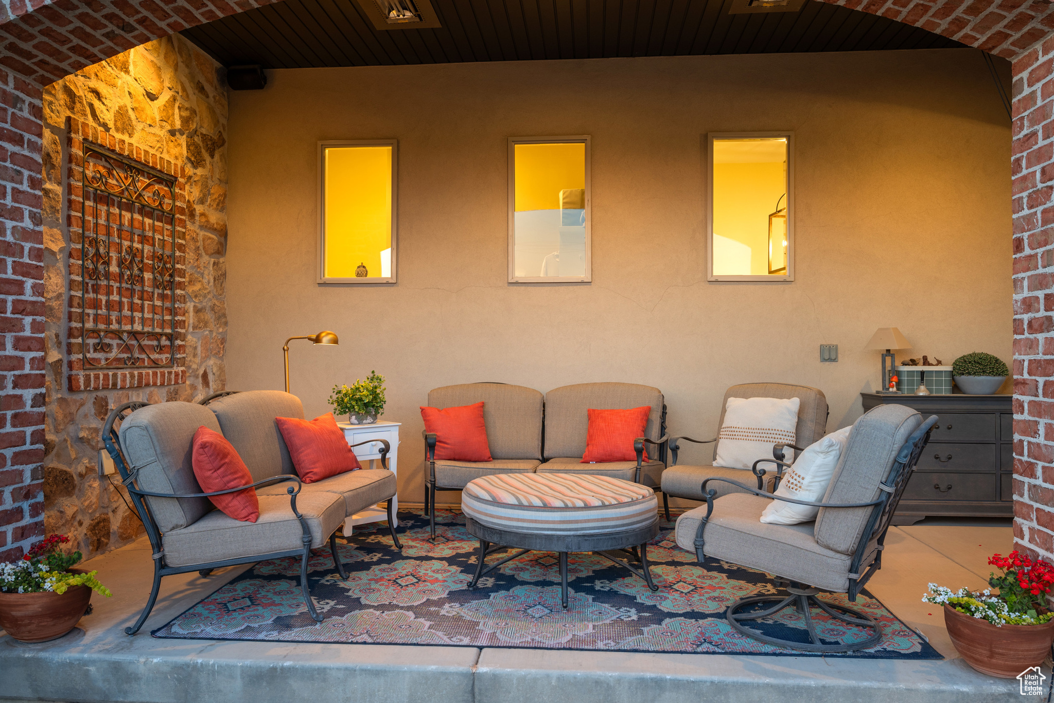 HILLCREST - Residential