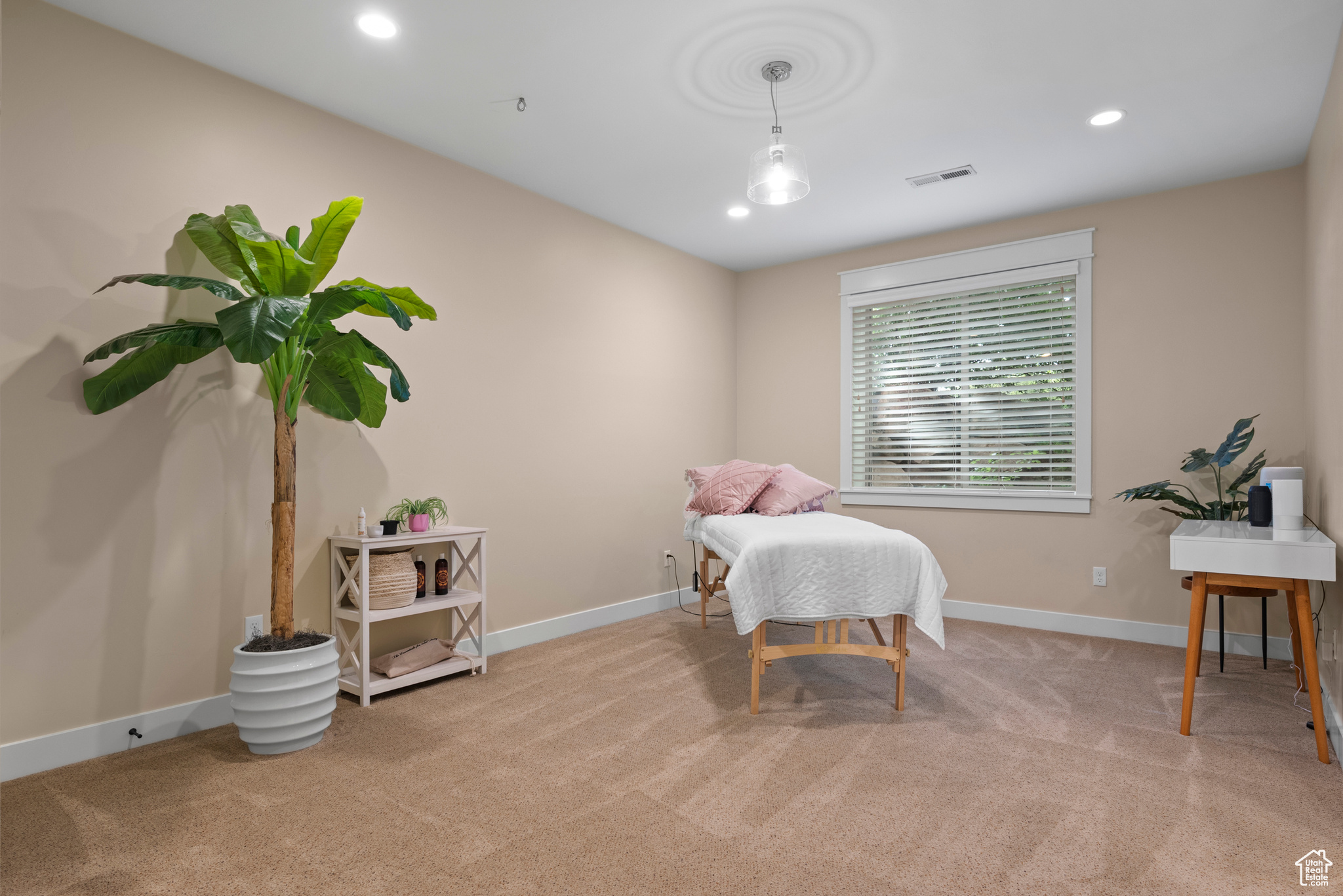 HILLCREST - Residential