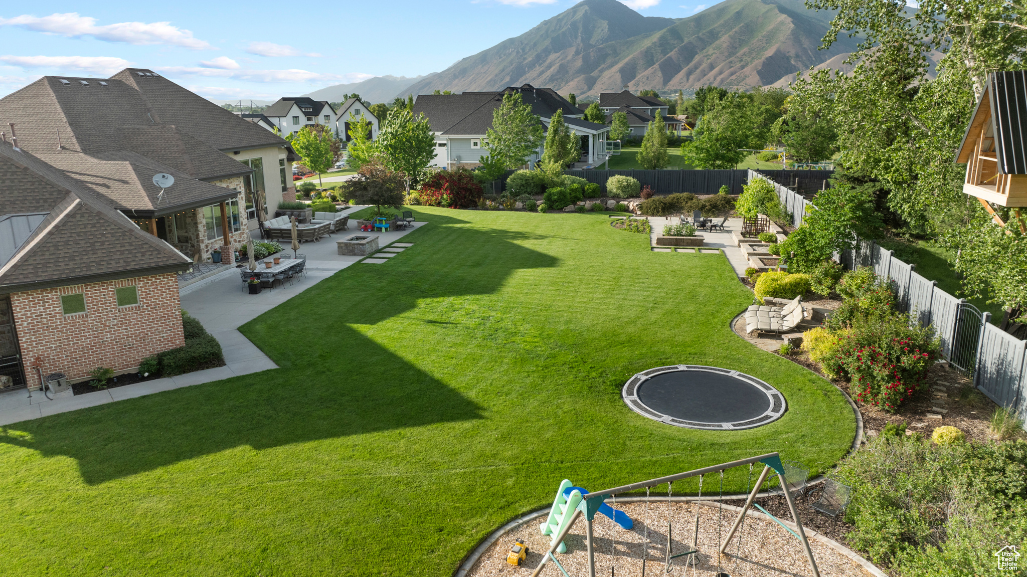 HILLCREST - Residential