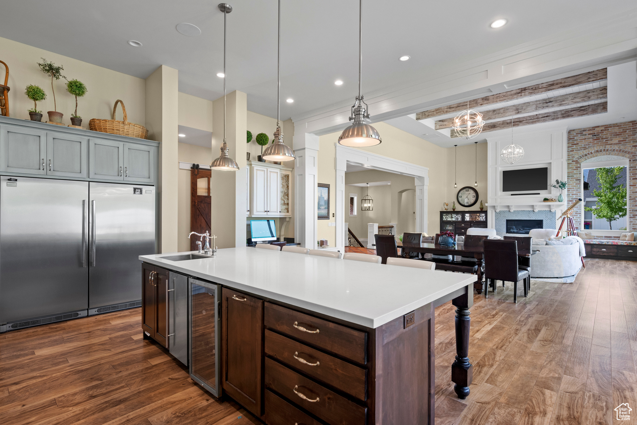 HILLCREST - Residential