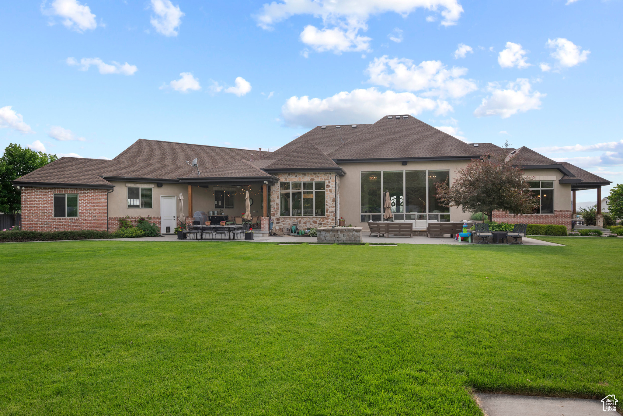 HILLCREST - Residential