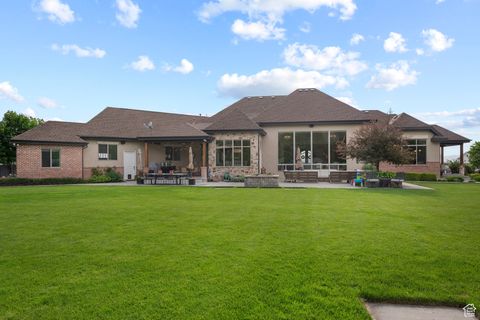 Tiny photo for 1827 S HILLCREST CIR, Mapleton, UT 84664 (MLS # 2089735)