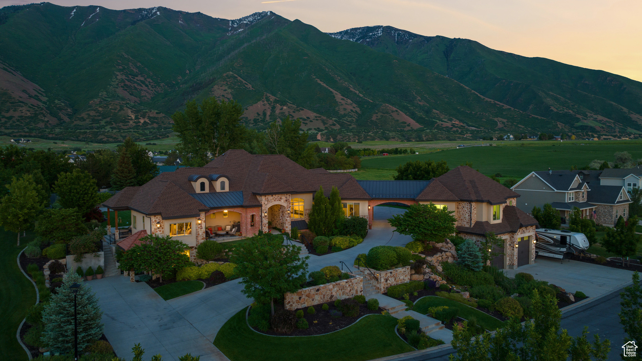 HILLCREST - Residential