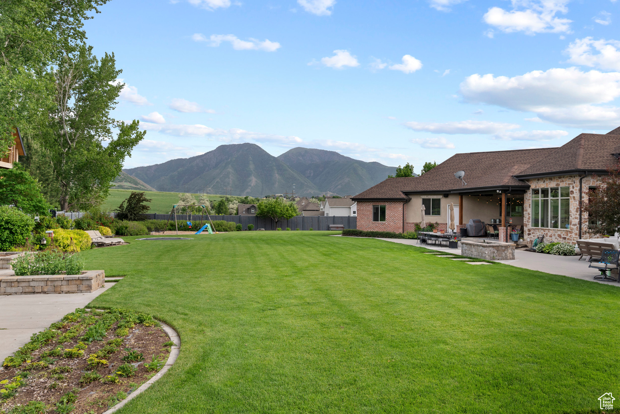 HILLCREST - Residential