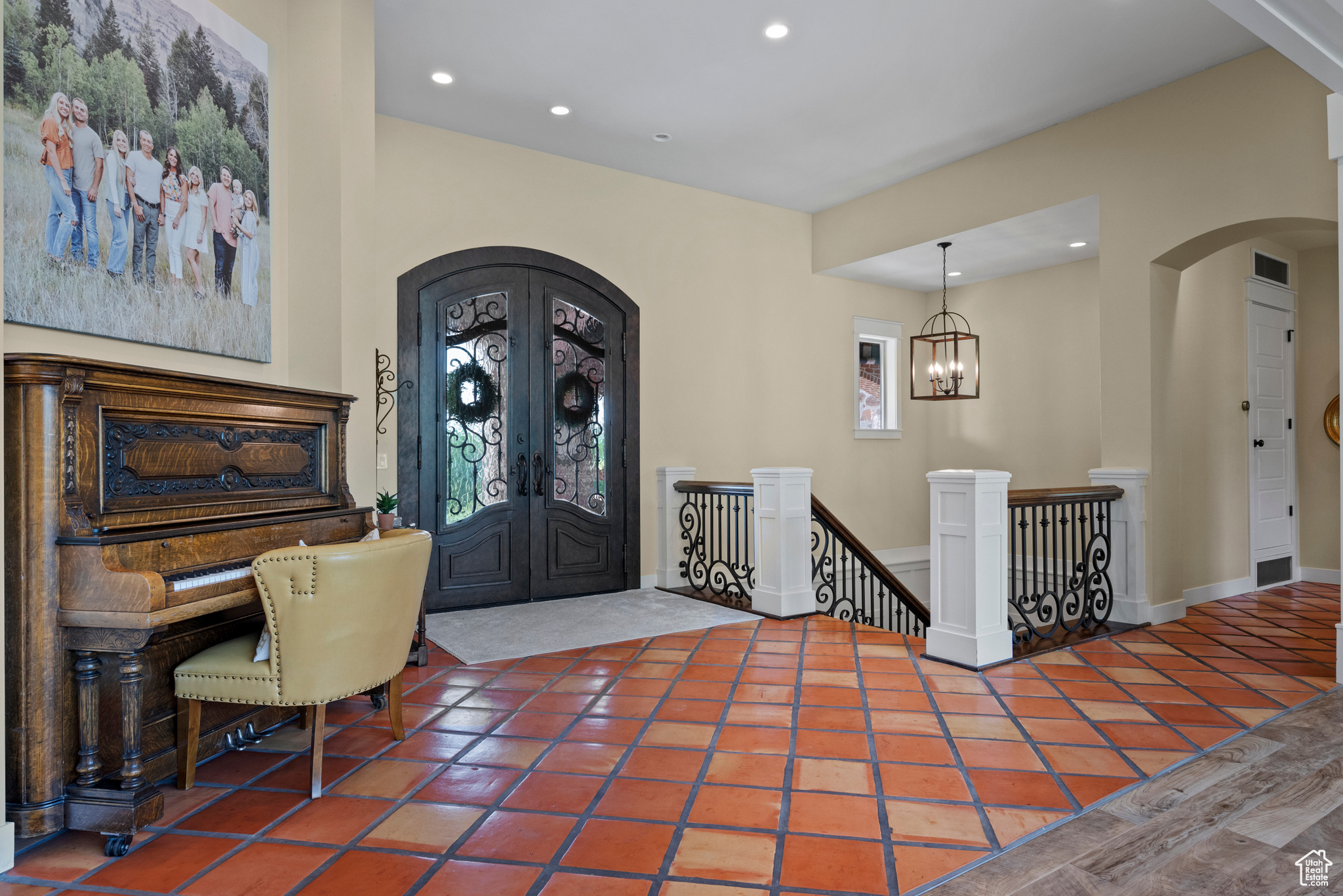 HILLCREST - Residential